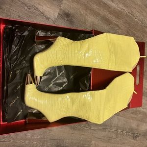 JENNIFER LE Yellow/Gold  Croc boot